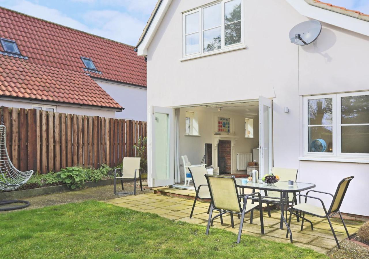 Camomile Cottage Friston Exterior photo